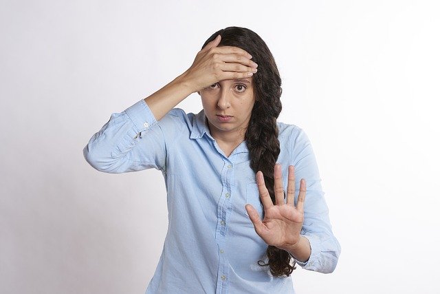 shocked-3079071_640