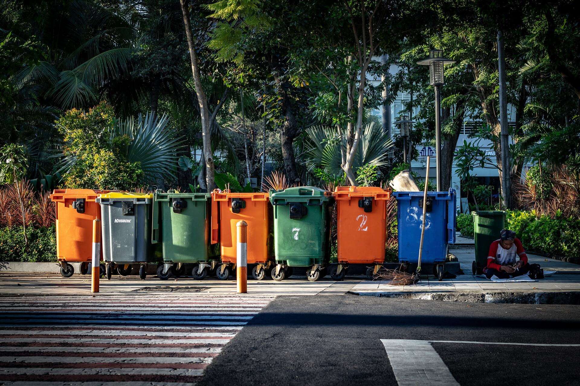 Mobile Trash Can Cleaning Service Mobile Trash Can Cleaning Service